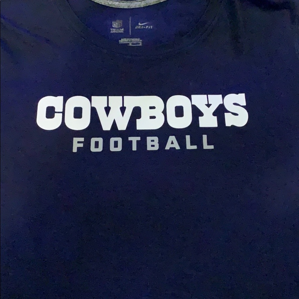 Nike women’s dry fit Cowboys tee sz L